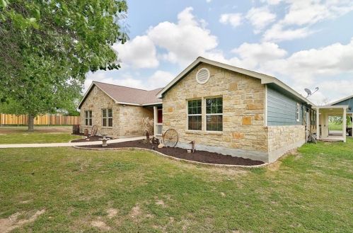 20217 Engelmann Ln, Webberville, TX 78653-3557