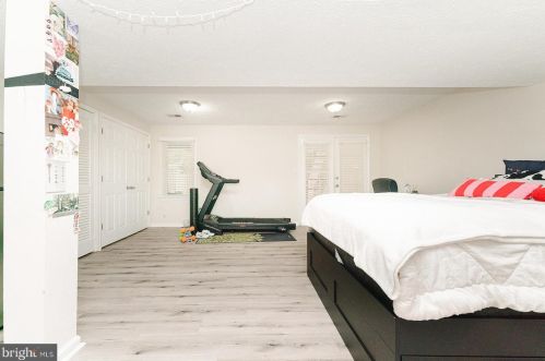 5703 Oakshore Ct, Springfield VA  22015-2250 exterior