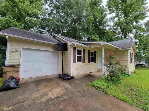 185 Adrian Dr, Stockbridge GA  30281-3009 exterior