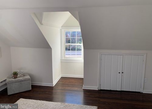 9407 Colesville Rd, Silver Spring MD 20901-4819 exterior