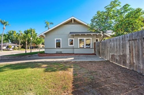 2620 Flower St, Santa Ana CA 92706-1930 exterior