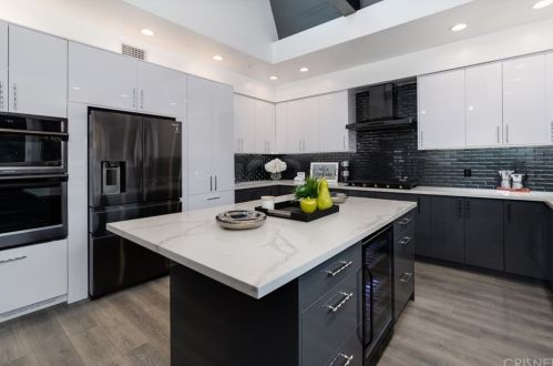 1652 Gladys Dr, Glendale CA  91206-1616 exterior