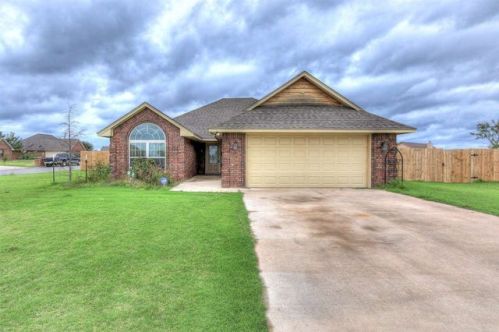 102 Thurman Dr, Walters, OK 73572-3203