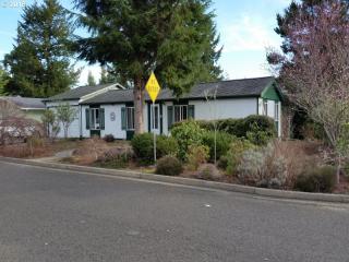 2225 12th St, Florence, OR 97439-9692
