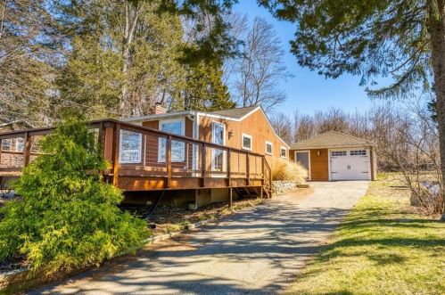 14 Shore Dr, Warren, RI 02885-1307