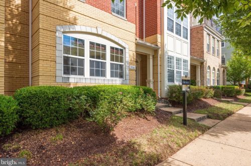 19366 Coppermine Sq, Leesburg, VA 20176-6531