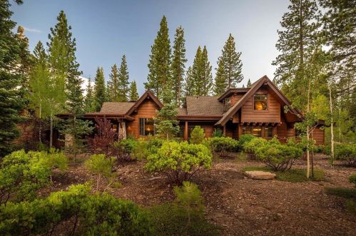 321 David Frink, Truckee CA  96161-5105 exterior