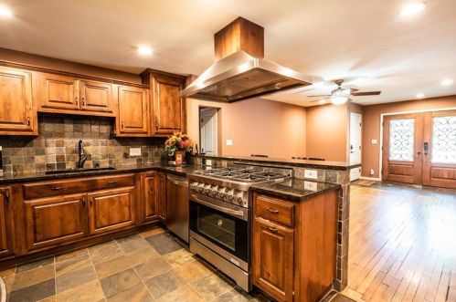 906 56th St, Austin TX  78751-1710 exterior