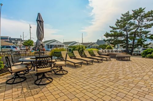 16 Las Vegas Rd, Lavallette NJ 08735-1815 exterior