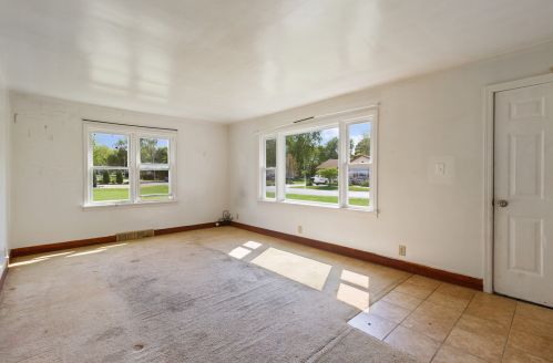 322 Walnut St, Onarga, IL 60955-1138