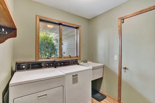 3735 Greensboro Dr, Saint Paul MN  55123-2242 exterior