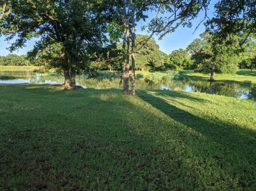 200 Blisard Rd, Webberville TX 78621-5018 exterior