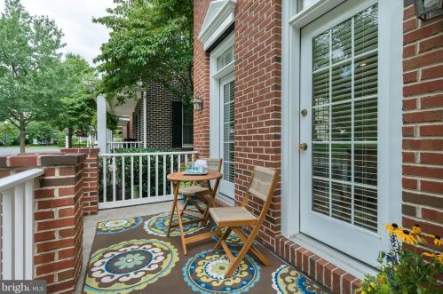 1294 Vickery Ln, Lancaster, PA 17601-4591