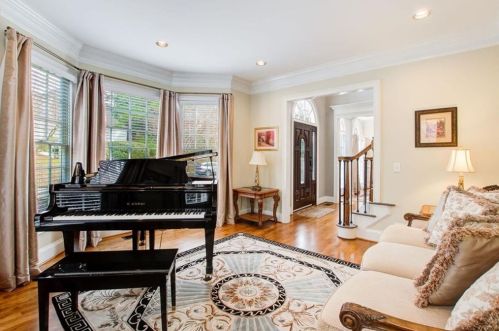 4450 Crestwicke Pointe, Atlanta GA  30319-1081 exterior