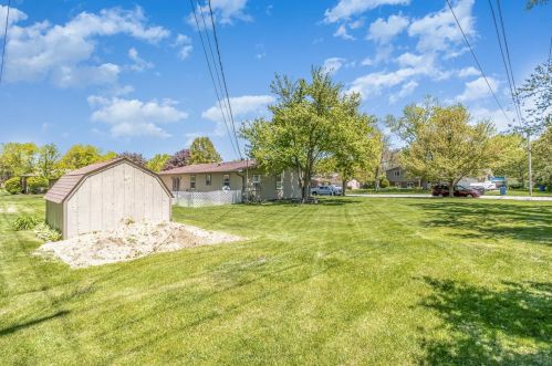 811 East St, Crown Point IN  46307-4906 exterior