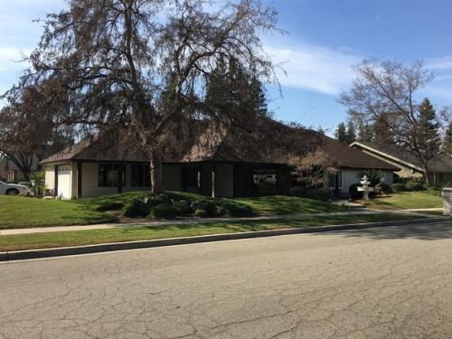 421 Loyola Ave, Fresno, CA 93720-1643