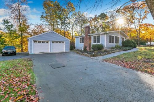 115 Far Mill St, Huntington, CT 06484-3483