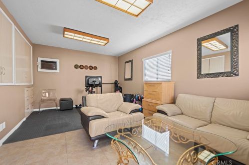 1215 Cordova Ave, Glendale CA  91207-1734 exterior