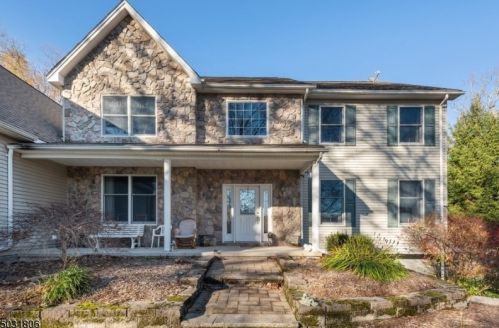 281 Lackawanna Dr, Andover, NJ 07821-4111