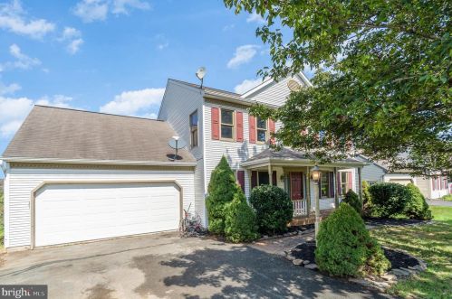 837 Kinross Ave, York, PA 17402-7871