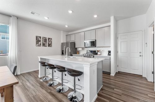 21001 60th Ave, Denver CO  80019 exterior