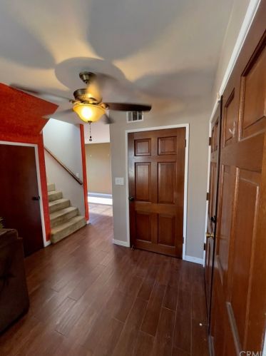 3704 119th St, Hawthorne, CA 90250-3218