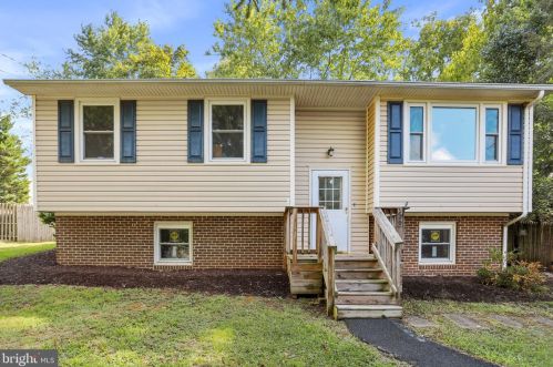 52 Goldenrod Dr, Charles Town, WV 25414-5873
