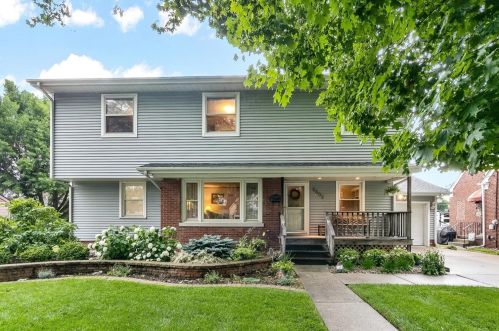 8805 Southmoor Ave, Hammond, IN 46322-1579