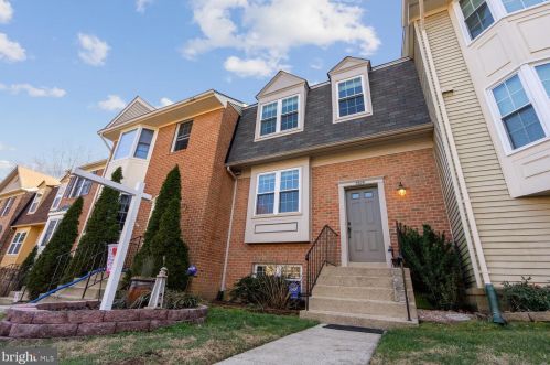7809 Wintercress Ln, Springfield, VA 22152-3842