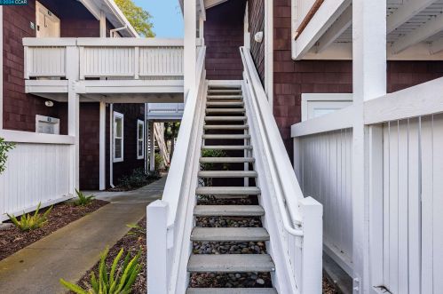 18 Bayside Ct, Richmond CA  94804-7441 exterior