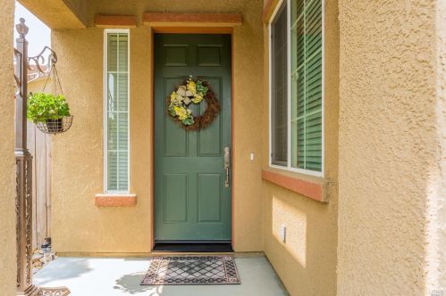 2167 Newcastle Dr, Vacaville, CA 95687-8208