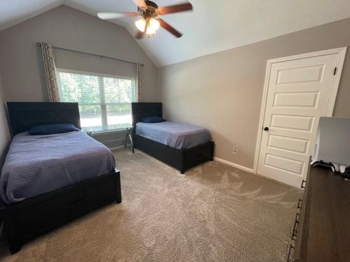 1233 Blairwood Ct, Atlanta GA  30331-7490 exterior