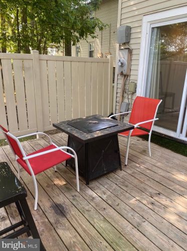 2824 Chablis Cir, Woodbridge VA  22192-1946 exterior