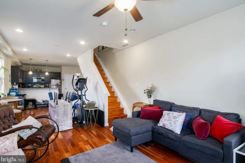 825 16 St, Philadelphia PA  19140-4911 exterior