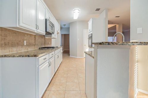 7317 Cross Keys Dr, Fort Worth TX  76182-6059 exterior