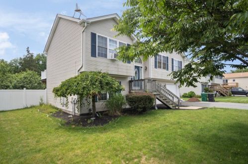 38 Desmar Ct, Warwick, RI 02889-9149