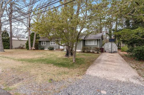 228 Elizabeth Ave, Berkeley Township, NJ 08721-3216