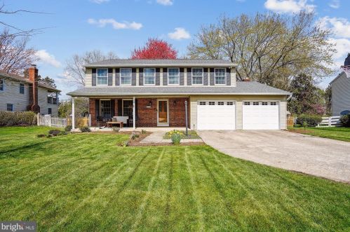 13038 Monterey Estates Dr, Herndon, VA 20171-2636