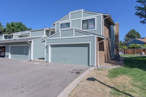 3026 Macon Cir, Aurora, CO 80014-3053