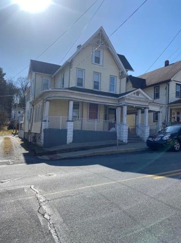 324 Broadway, Bangor PA  18013-2530 exterior