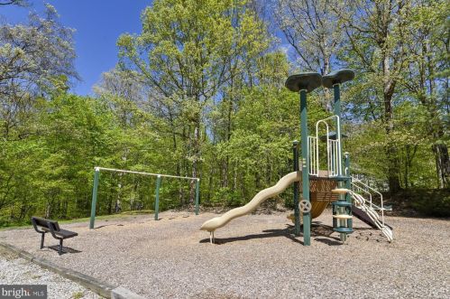 13015 Montpelier Ct, Woodbridge VA  22192-3356 exterior