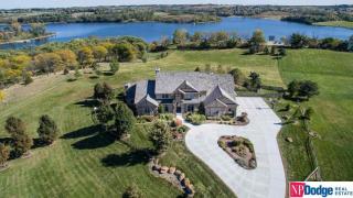 8929 96th St, Omaha, NE 68122-2321