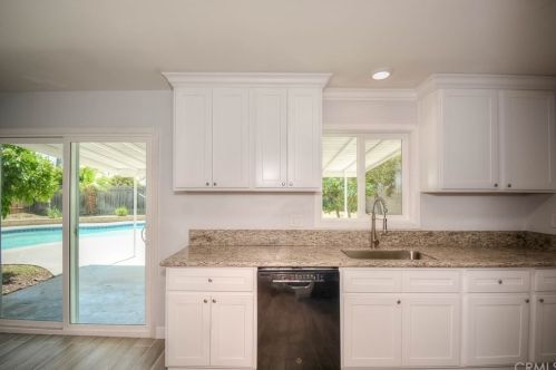 10440 Hole Ave, Riverside CA  92505-1620 exterior