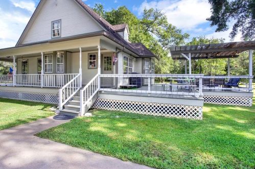 411 County Road 28, Angleton TX 77515-9420 exterior