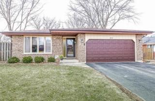 2641 Brewer Ln, Downers Grove, IL 60517-4526