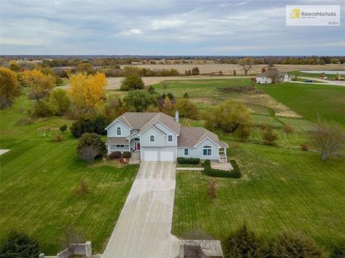 22045 Nall Rd, Bucyrus, KS 66013-9574