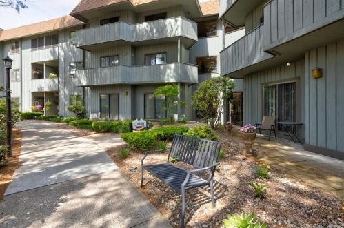 17 Hickory Hl, Southington, CT 06489-3445
