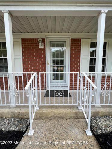 7 Hudson Pkwy, Lakehurst, NJ 08759-1716