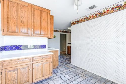 2817 Laurel Oaks Dr, Garland TX  75044-6944 exterior