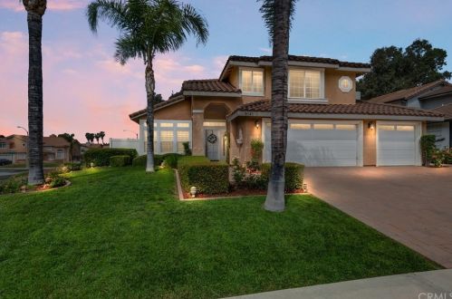 9041 Kara Cir, Riverside, CA 92508-6215
